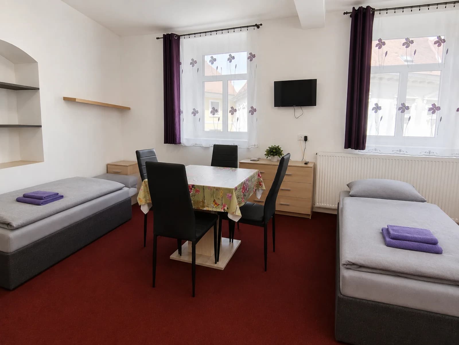 Chelčického náměstí 2994 — třílůžkový pokoj