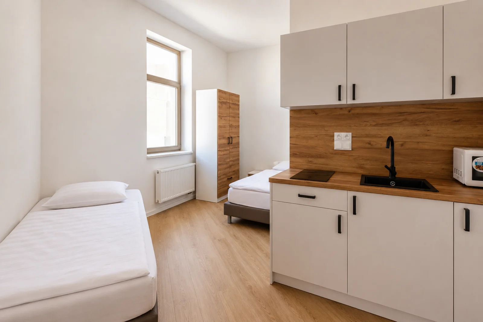 Husitské náměstí 555 — třílůžkový pokoj
