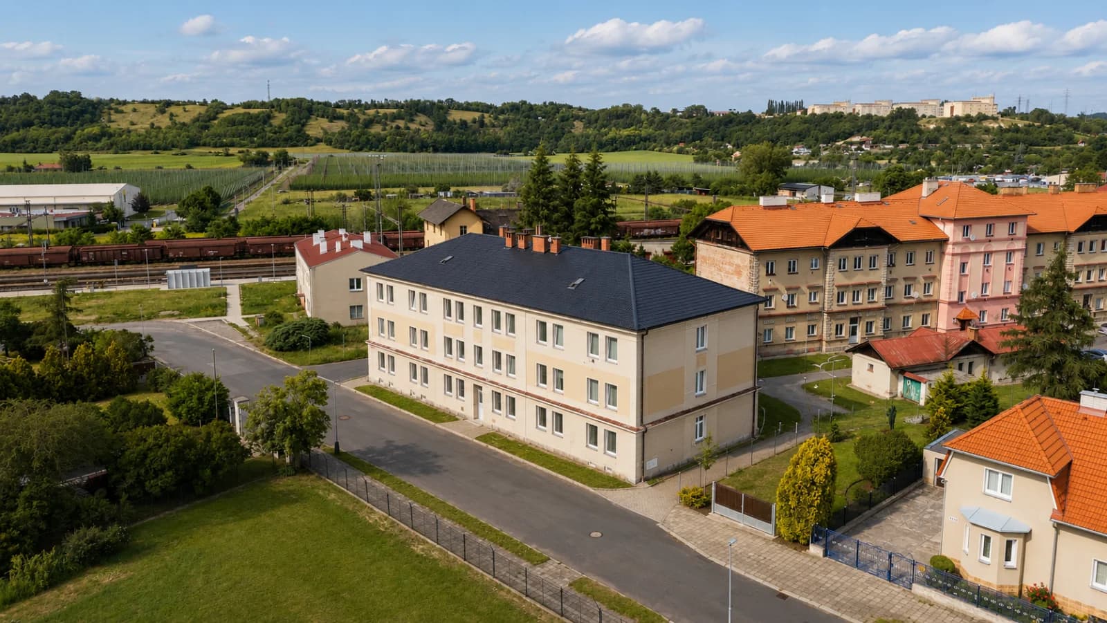Jana Herbena 1193 — exteriér budovy