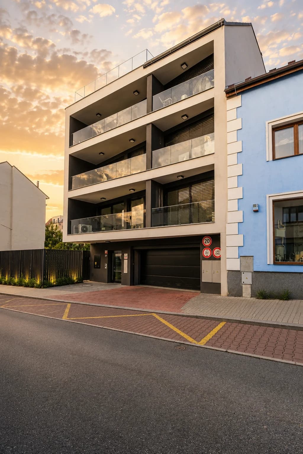 Klientské centrum — Komořanská 2428/17, Praha 4